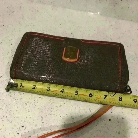 Guess Wallet - Picture 3 of 6